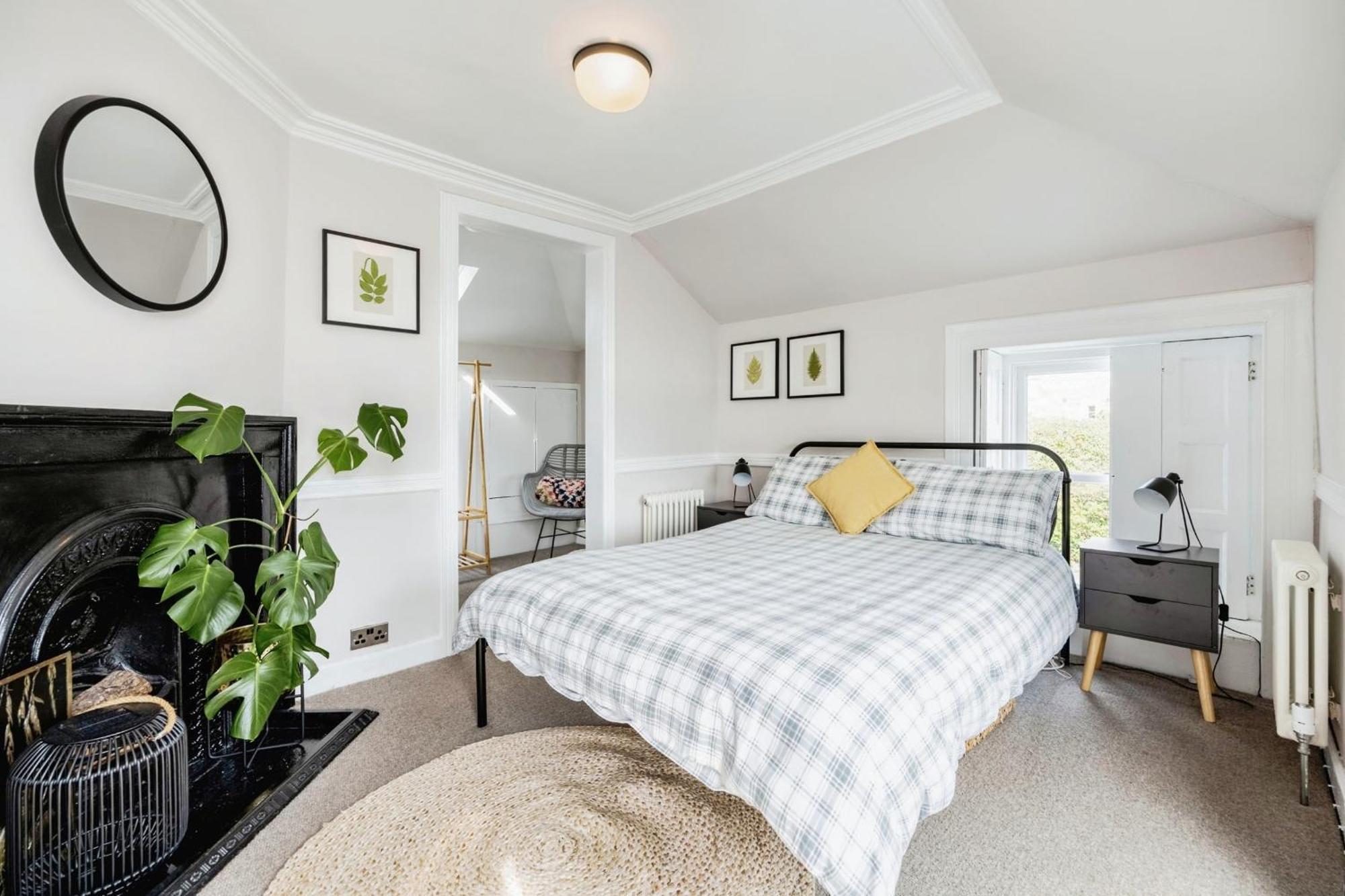 Cosy Lochside Cottage With Mountain And Sea Views Clynder Extérieur photo