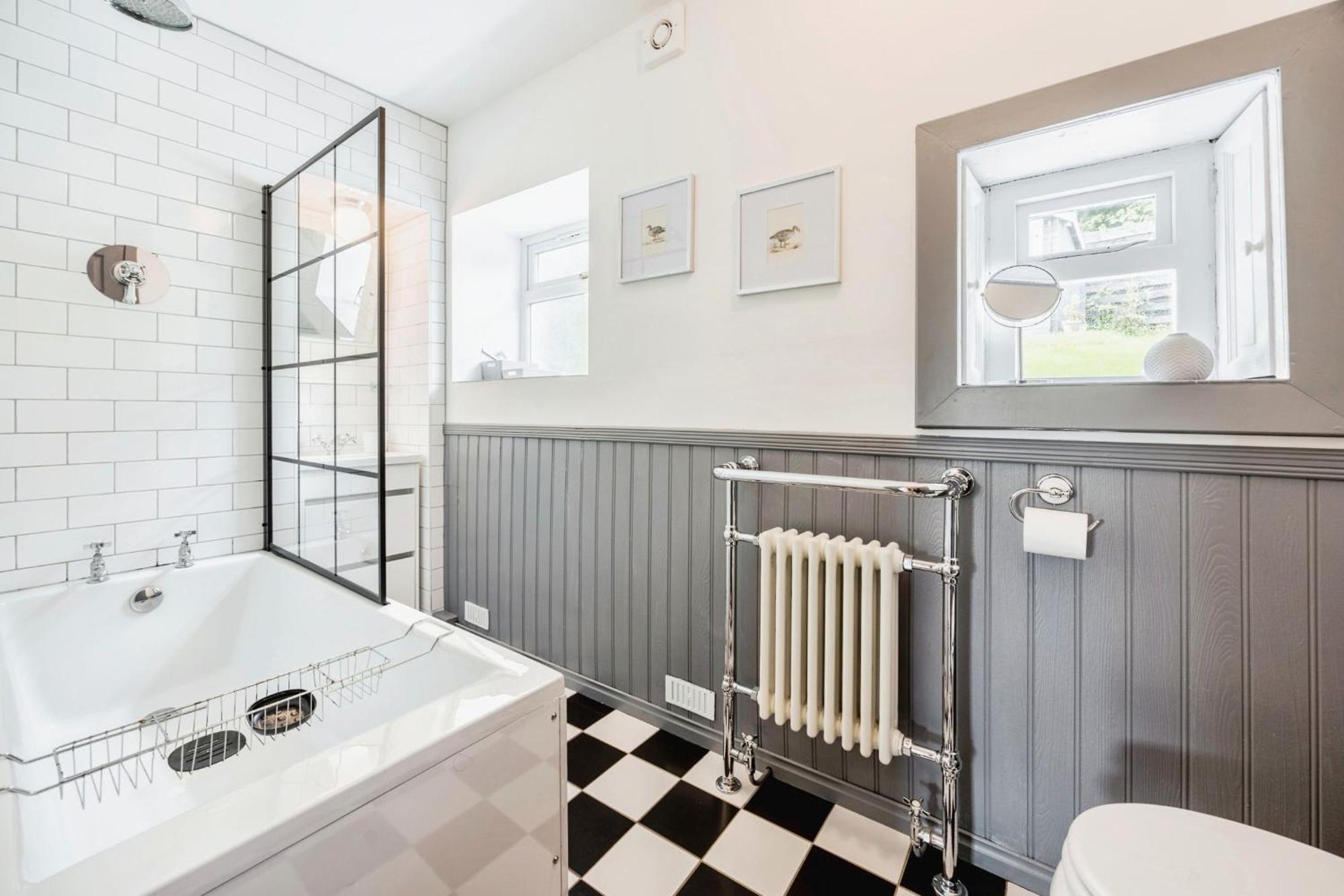 Cosy Lochside Cottage With Mountain And Sea Views Clynder Extérieur photo